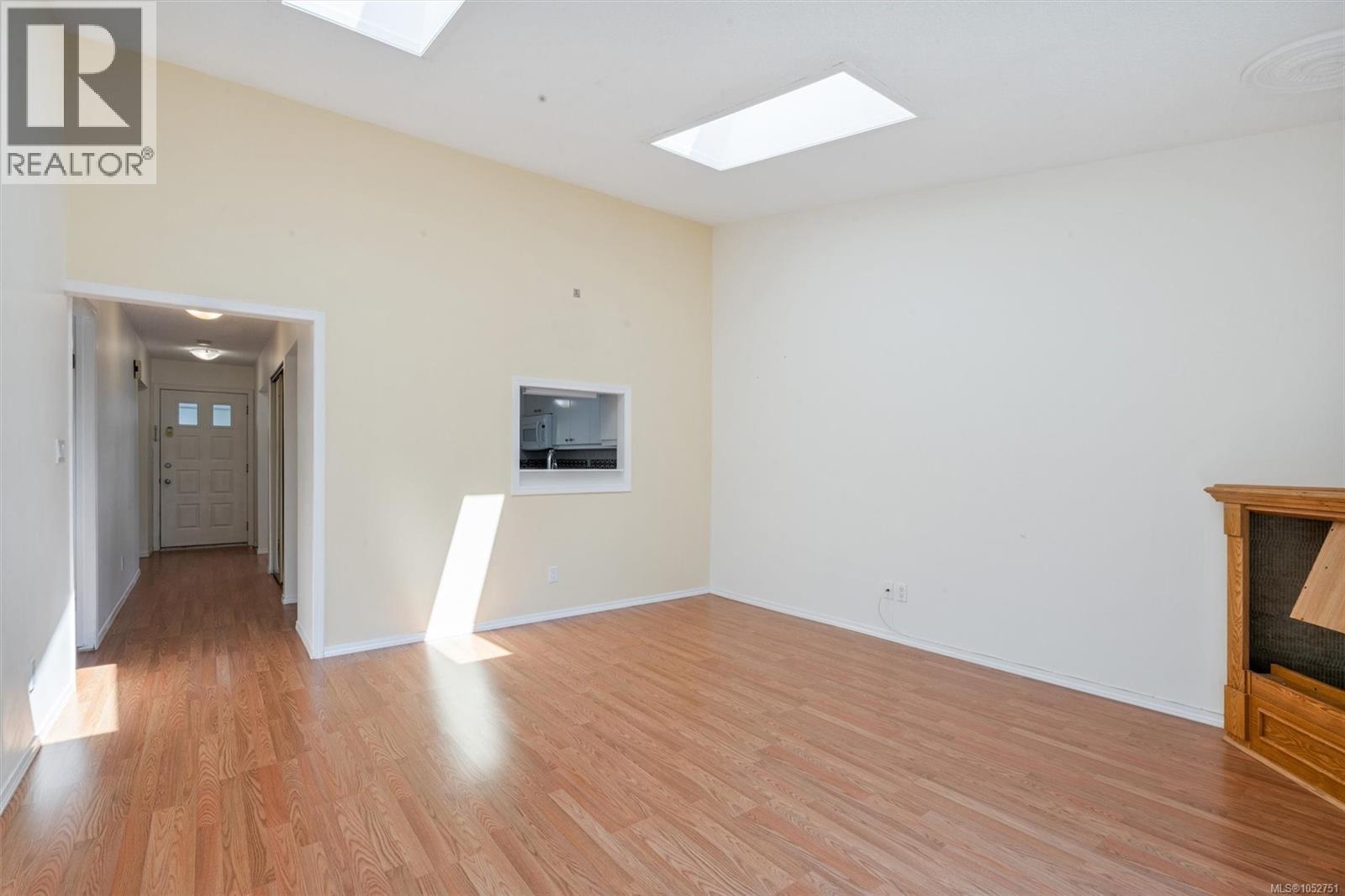 4 1184 Clarke Rd Property Photo 14