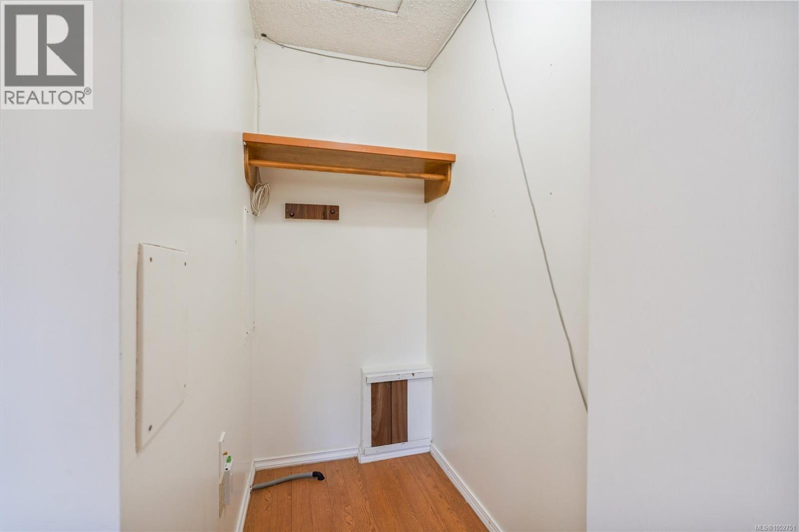 4 1184 Clarke Rd Property Photo 25