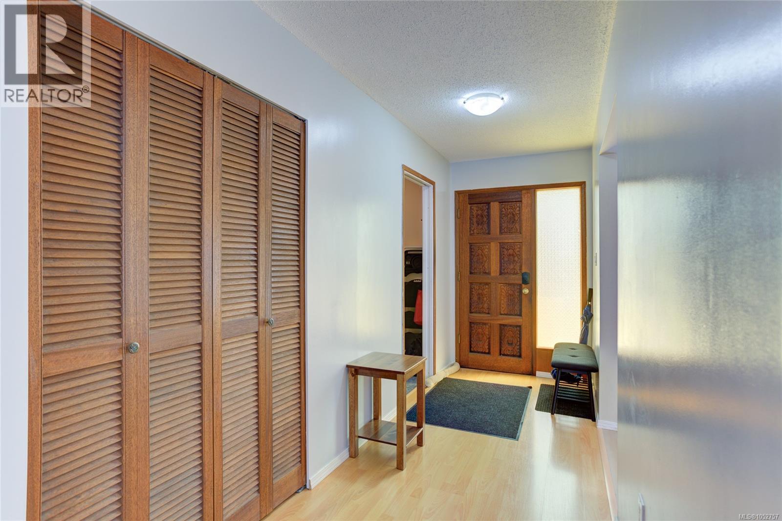 1837 Sandra Pl Property Photo 4