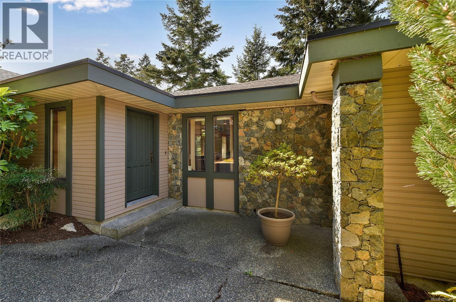 4404 Meadowood Pl Property Photo 2