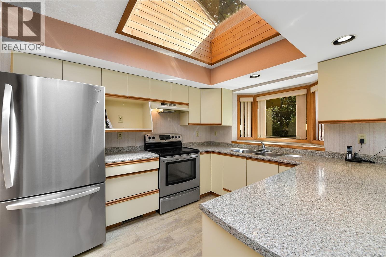 4404 Meadowood Pl Property Photo 8