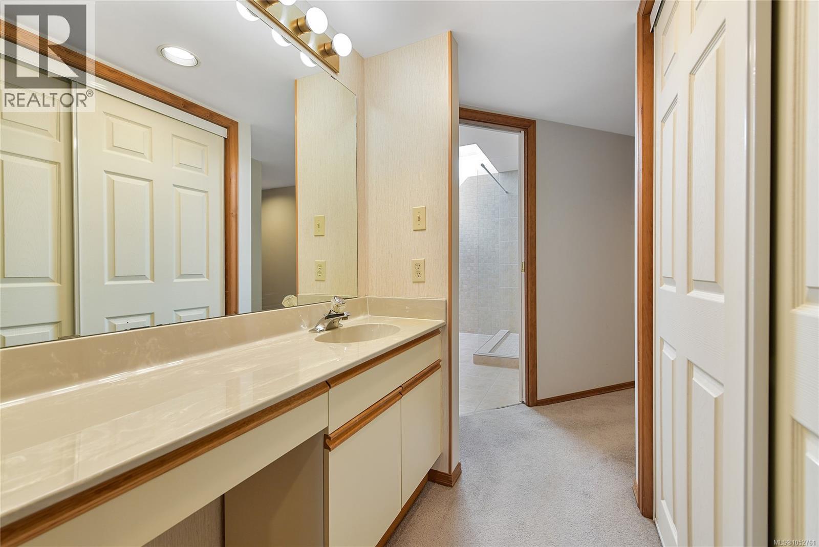 4404 Meadowood Pl Property Photo 13