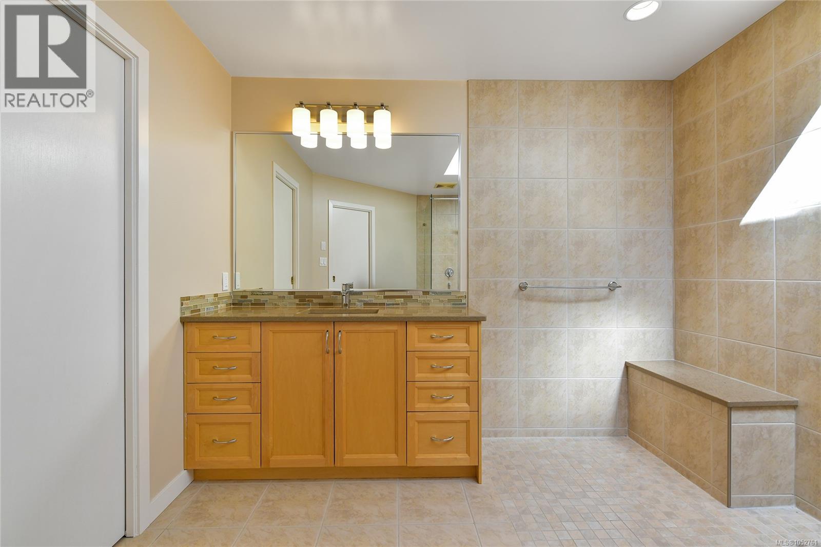 4404 Meadowood Pl Property Photo 14