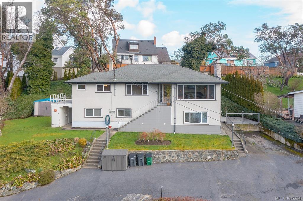 368 Gorge Rd W Property Photo 8