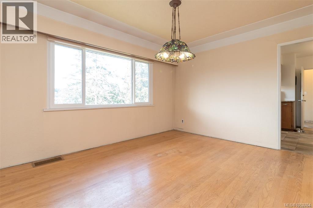 368 Gorge Rd W Property Photo 19