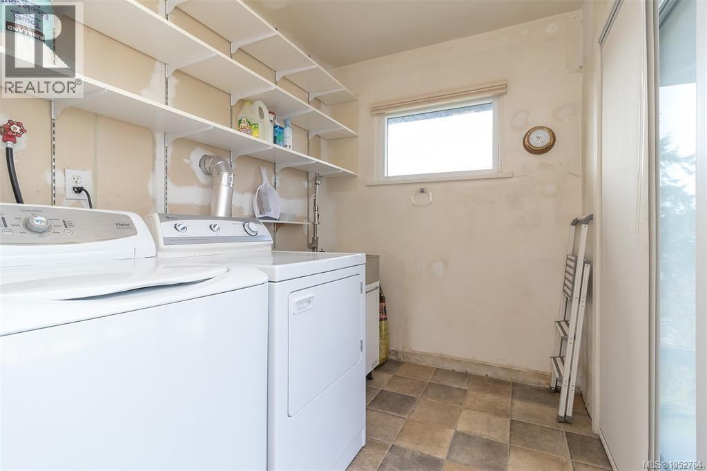 368 Gorge Rd W Property Photo 27