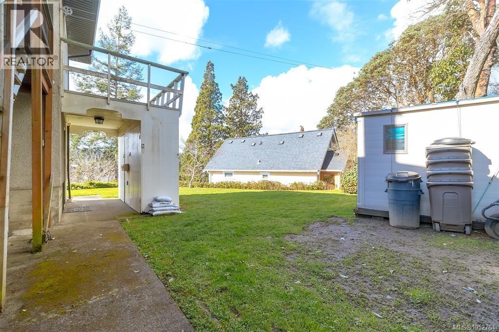 368 Gorge Rd W Property Photo 44