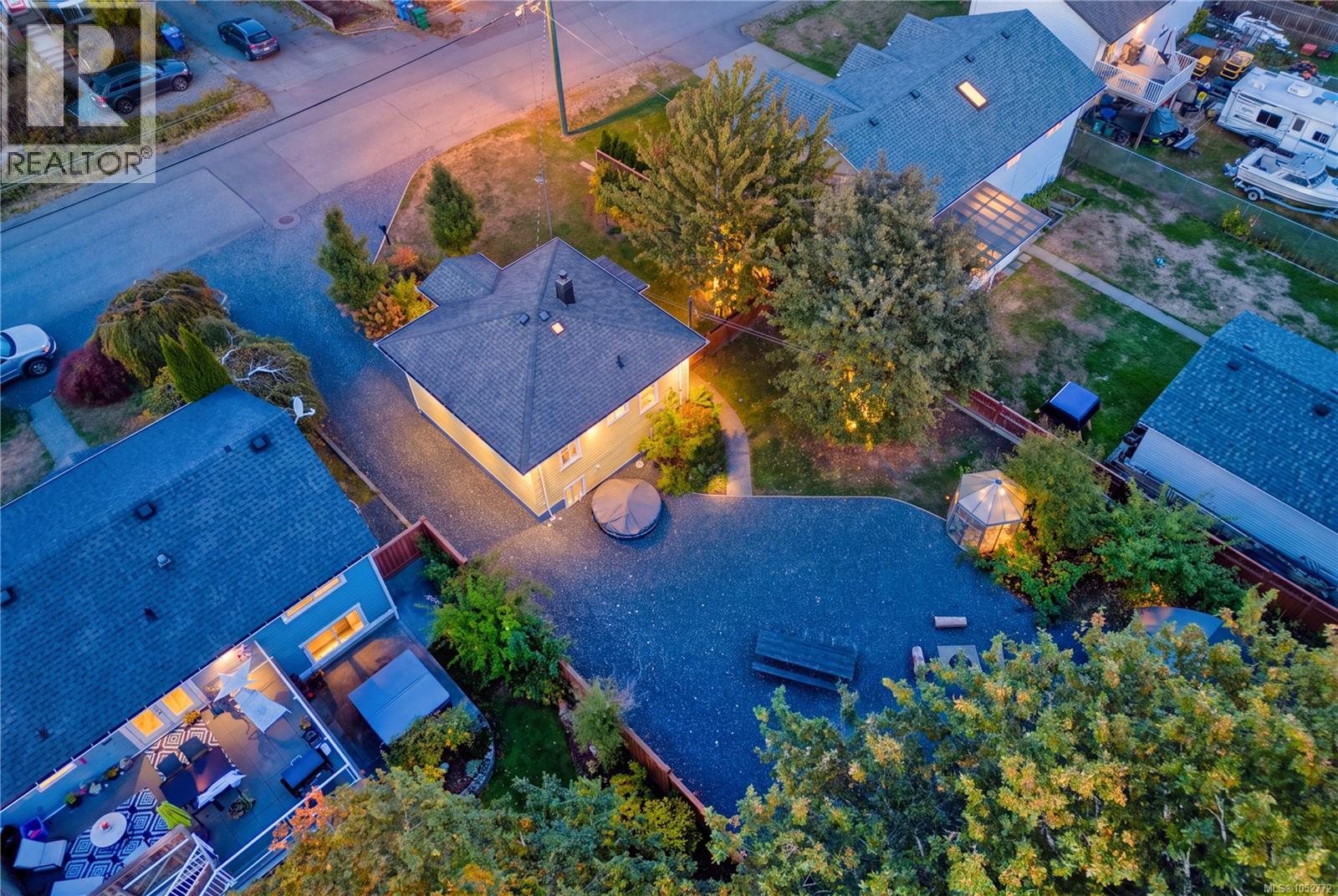 519 Duke St Property Photo 7