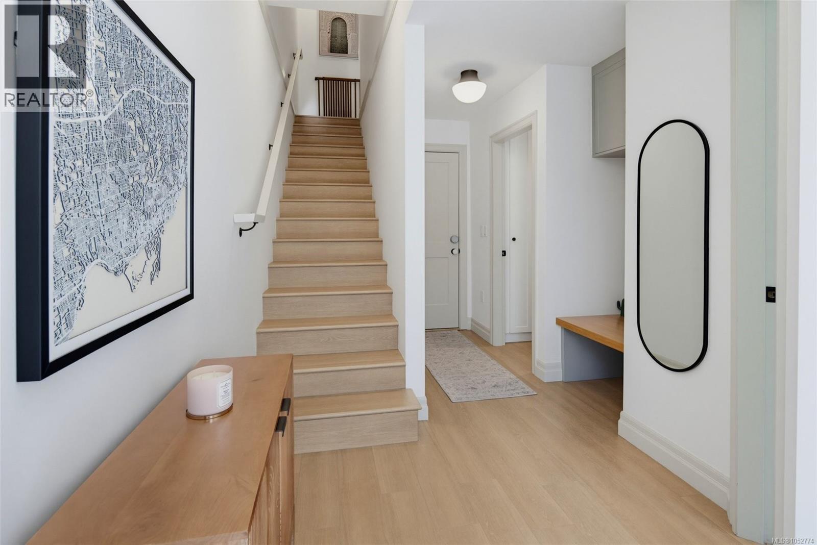 4 3092 Washington Ave Property Photo 4