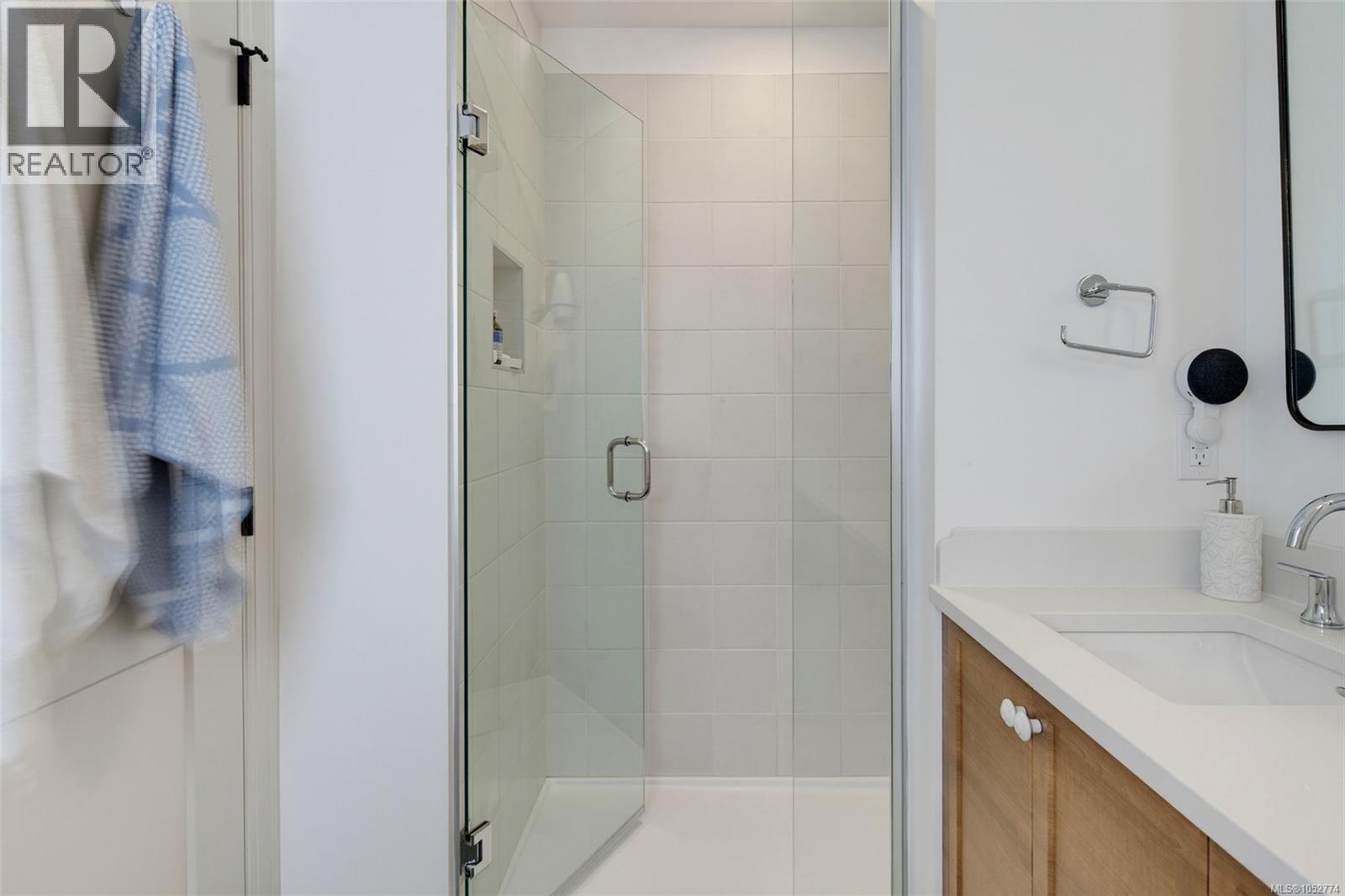 4 3092 Washington Ave Property Photo 21