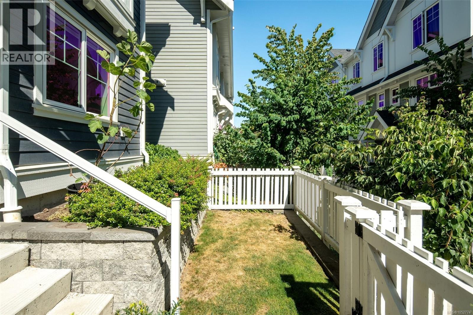 4 3092 Washington Ave Property Photo 41