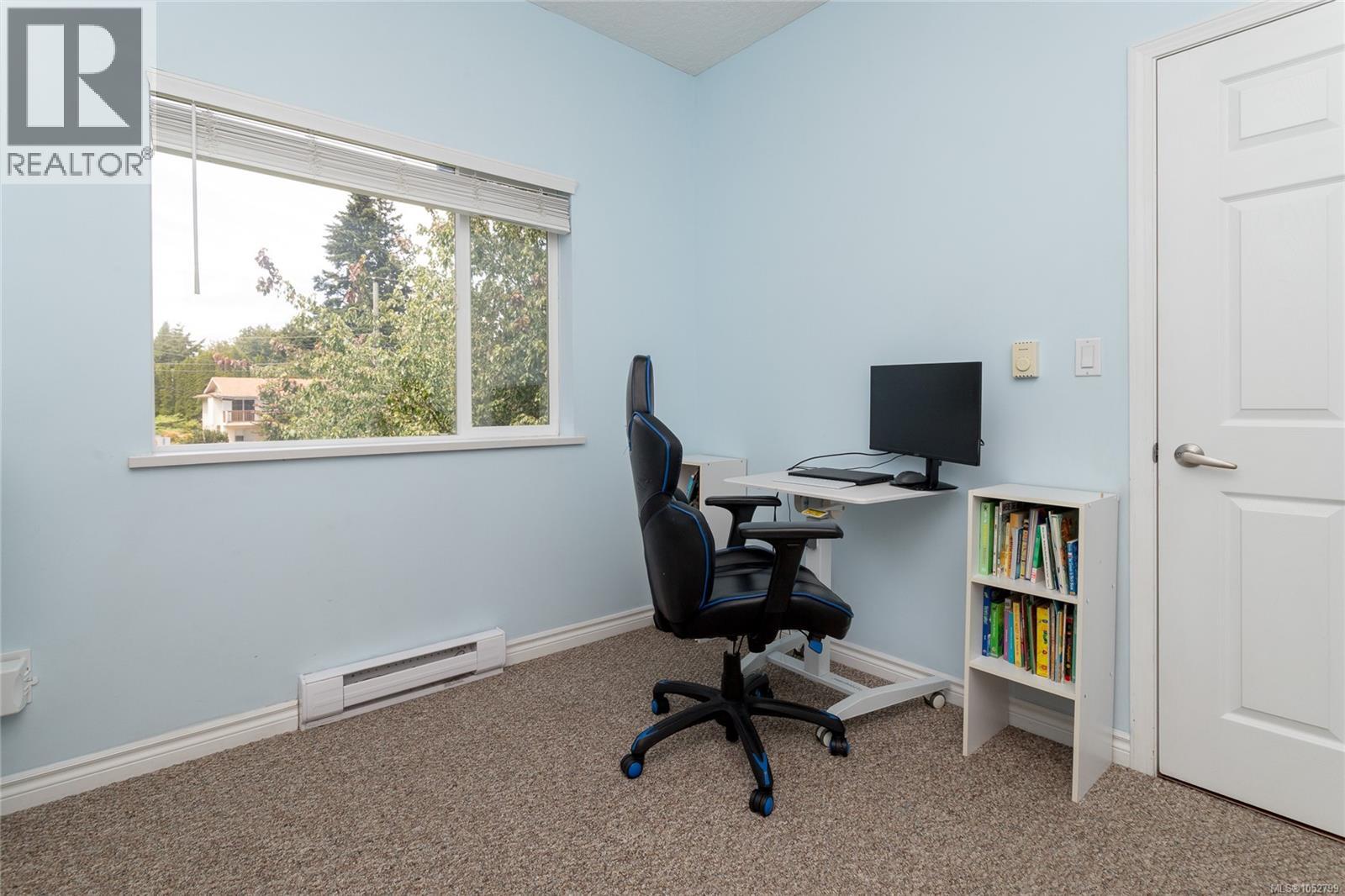 300 383 Wale Rd Property Photo 16