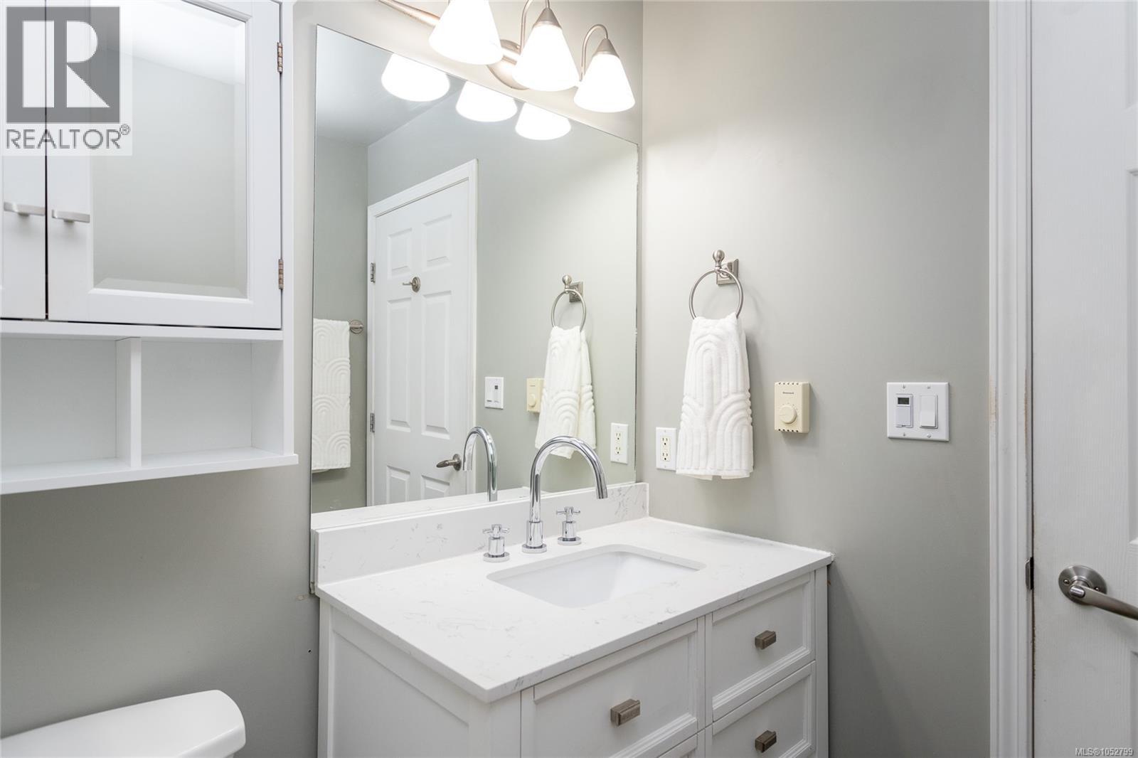 300 383 Wale Rd Property Photo 19
