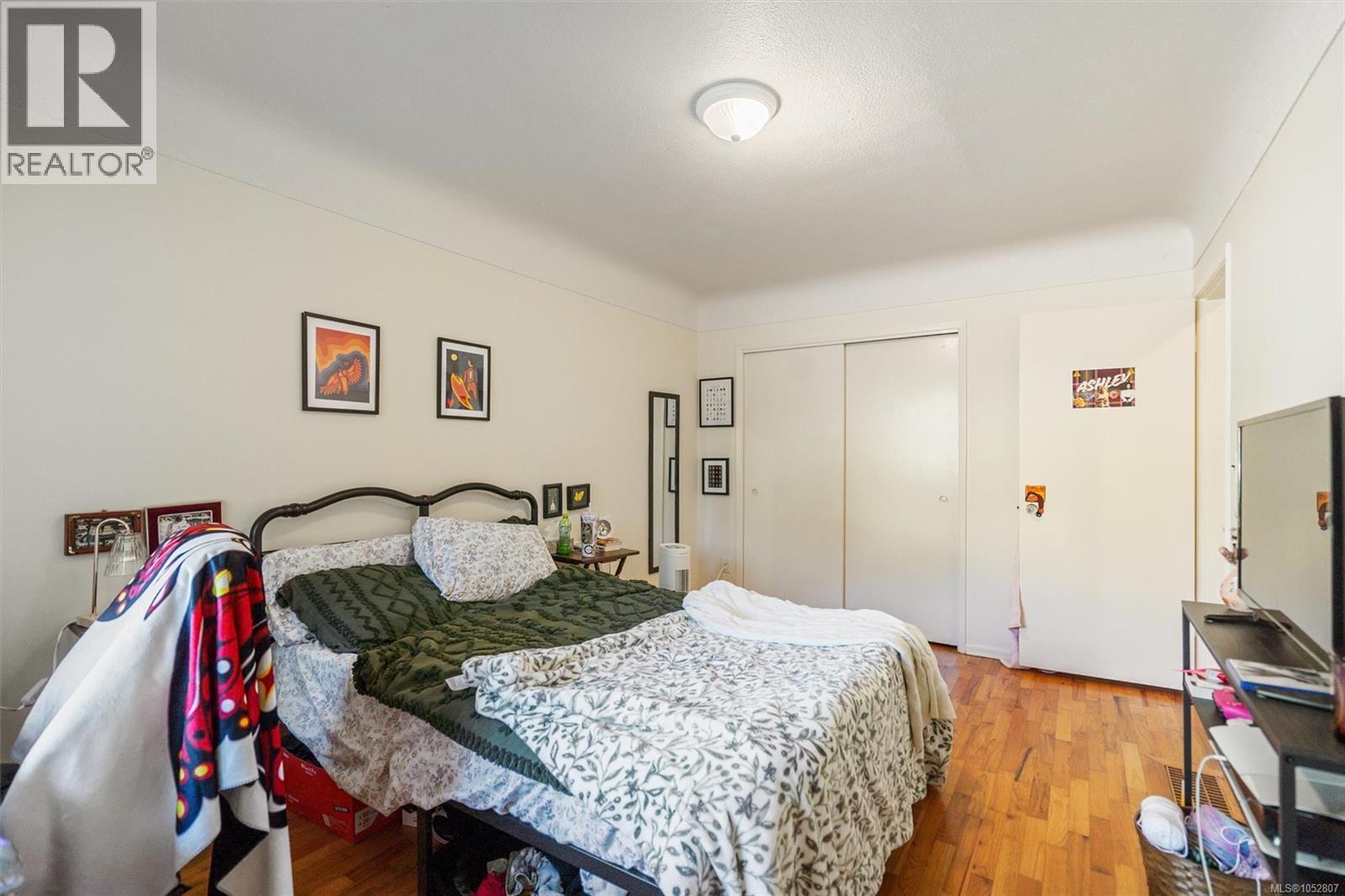 546-548 Linden Ave Property Photo 11