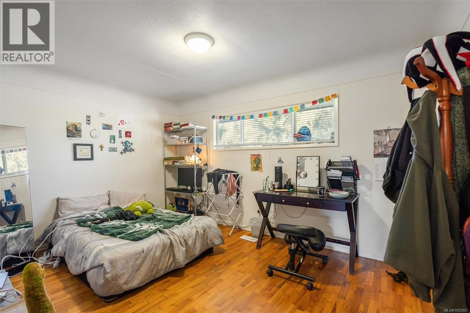 546-548 Linden Ave Property Photo 12