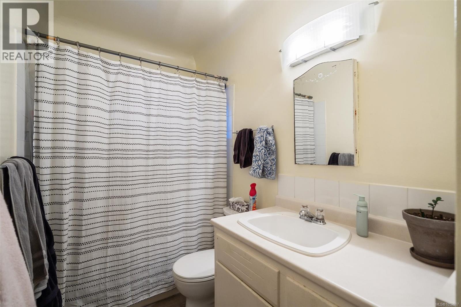 546-548 Linden Ave Property Photo 14