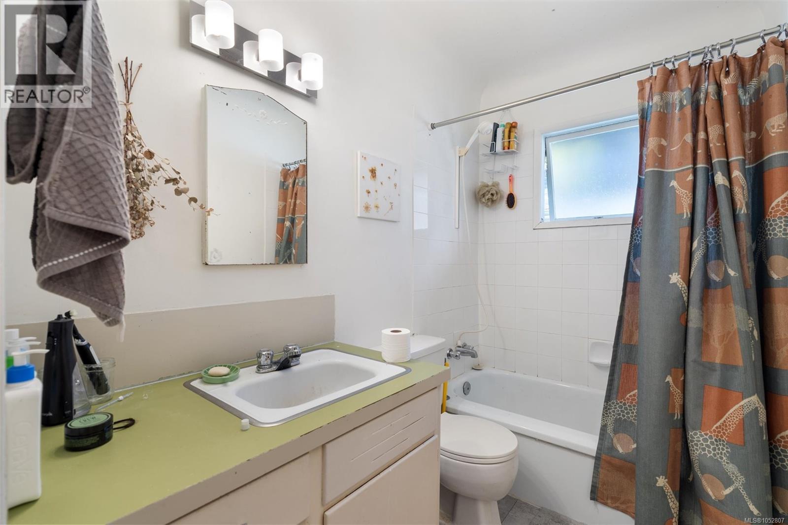 546-548 Linden Ave Property Photo 33