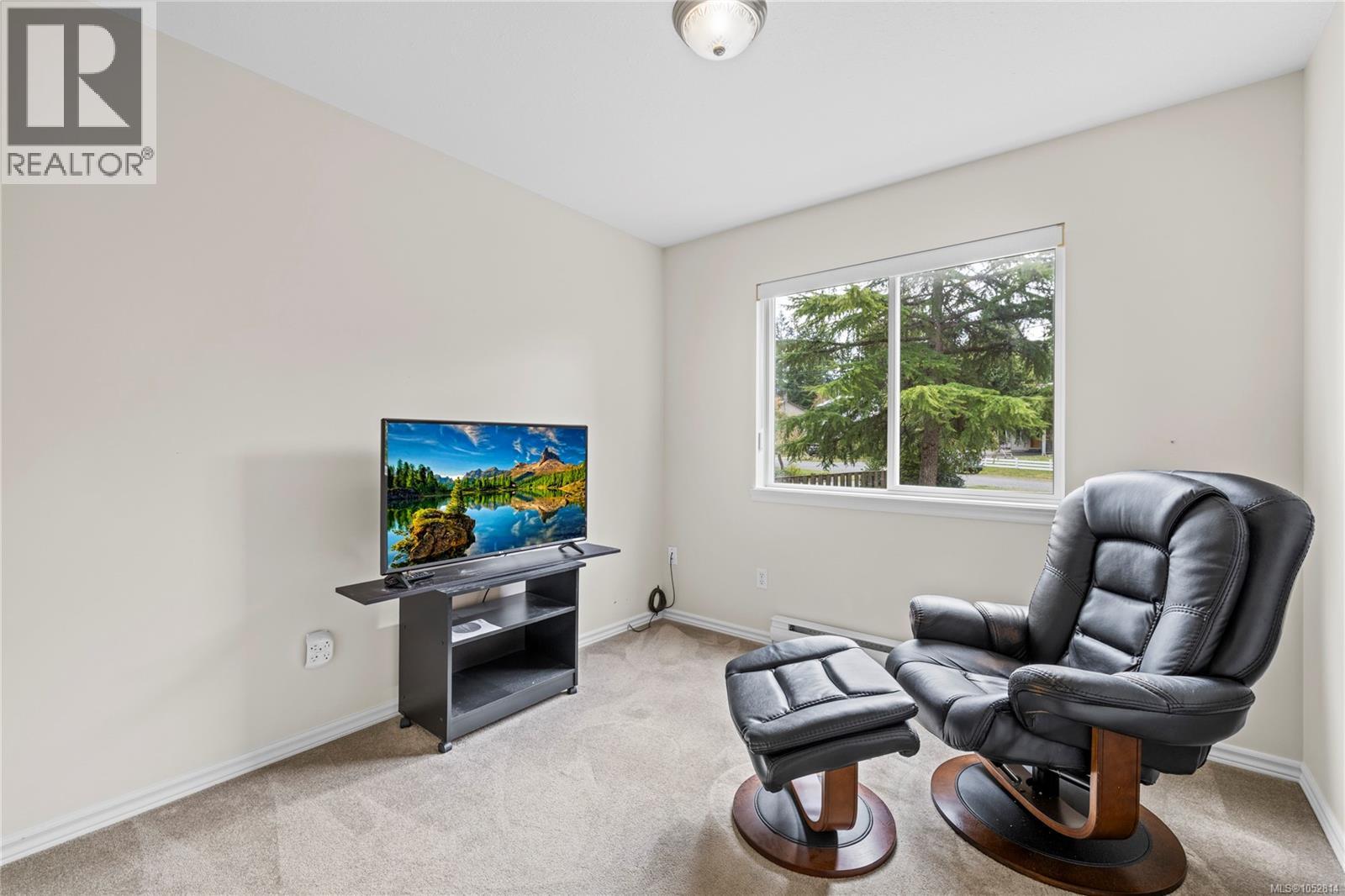 1024 Centre Cres Property Photo 16