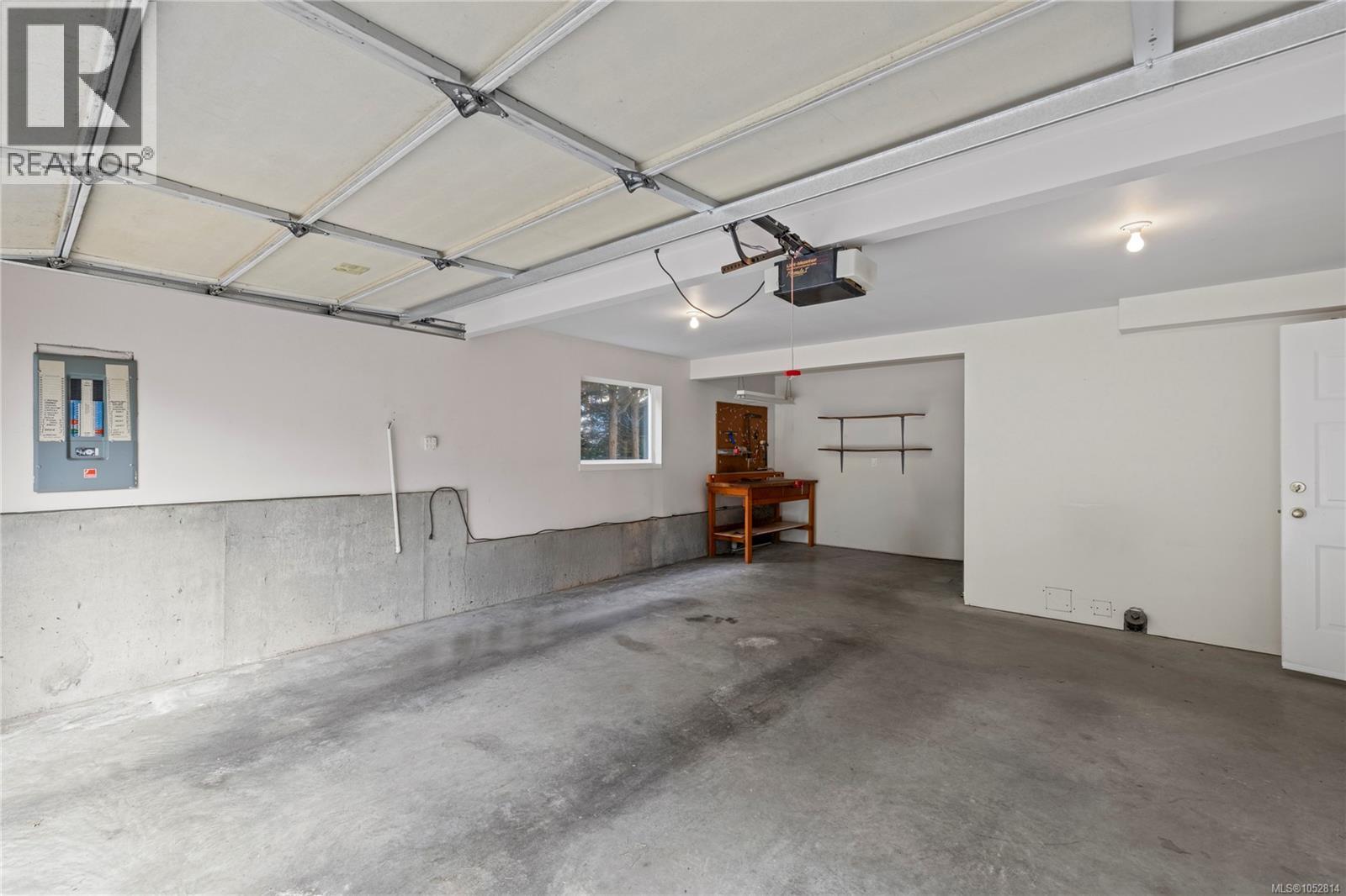 1024 Centre Cres Property Photo 29