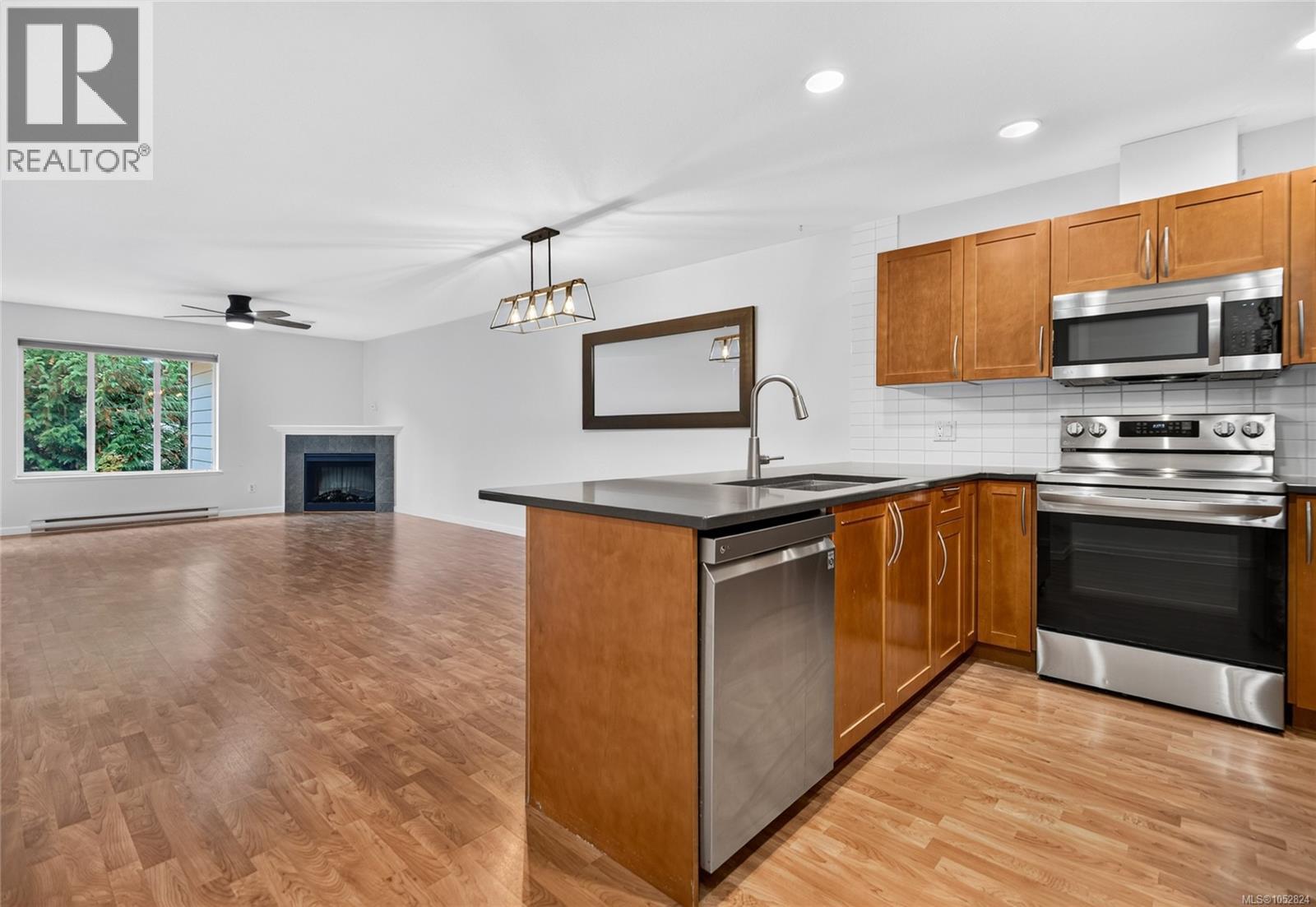 9 2728 1st St Property Photo 17