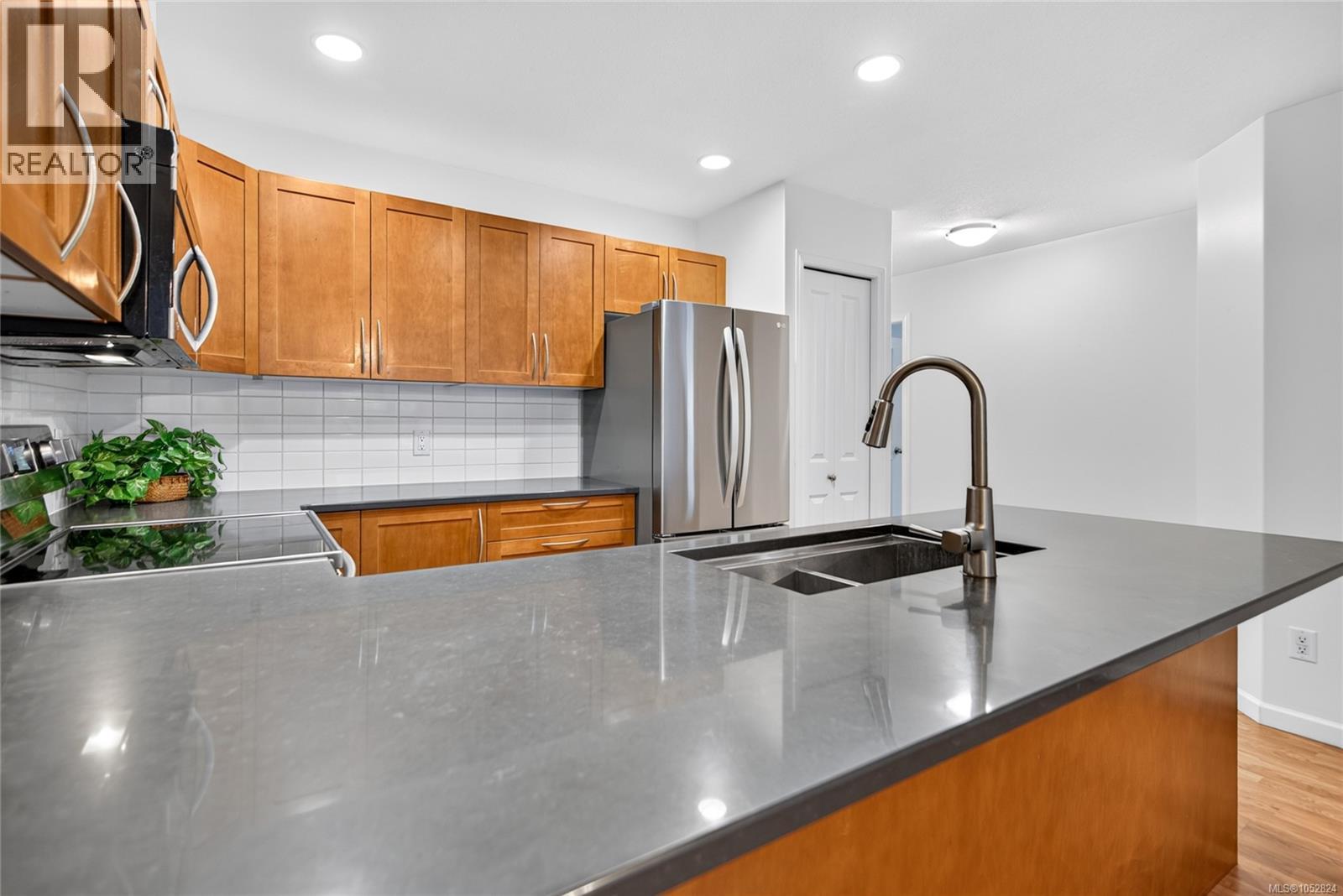 9 2728 1st St Property Photo 19