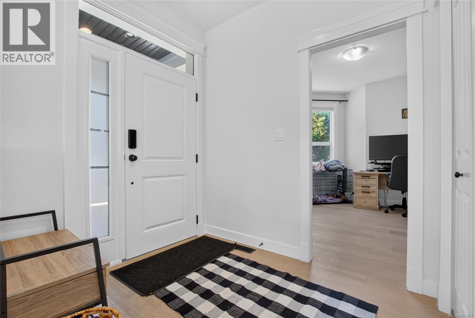37 3205 Gibbins Rd Property Photo 4