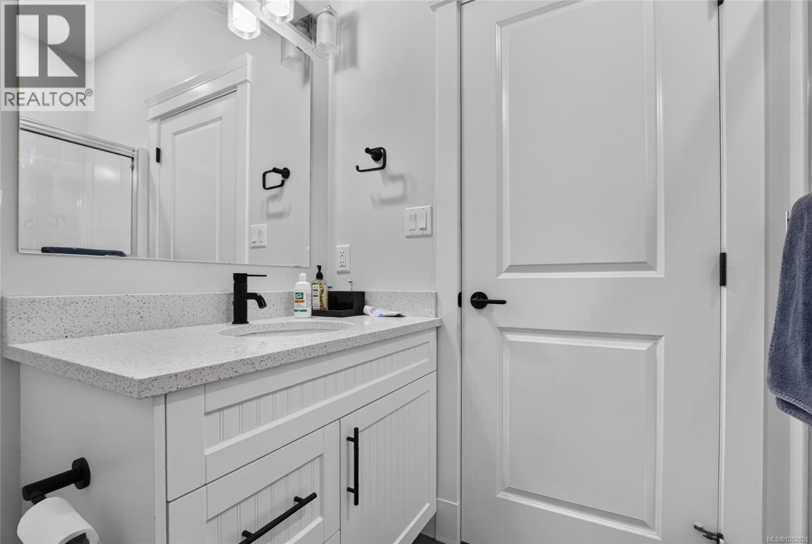 37 3205 Gibbins Rd Property Photo 17