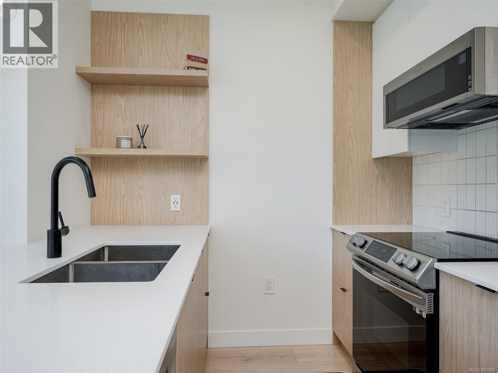 308 1301 Hillside Ave Property Photo 7