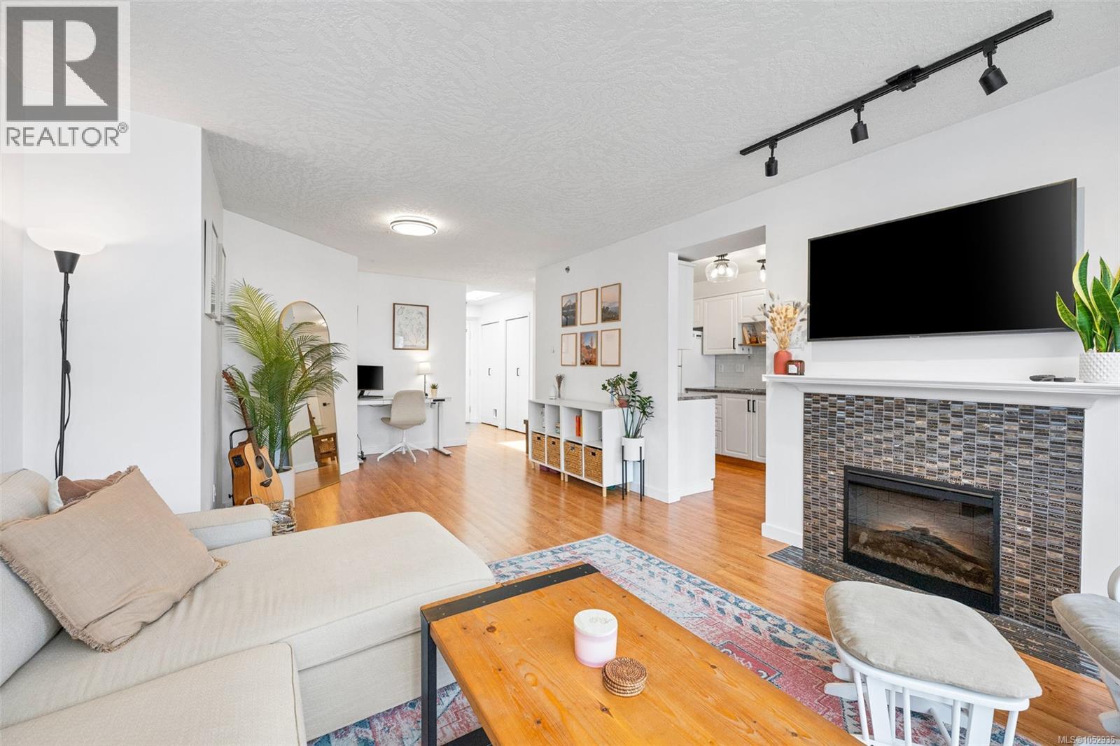 409 520 Dunedin St Property Photo 1