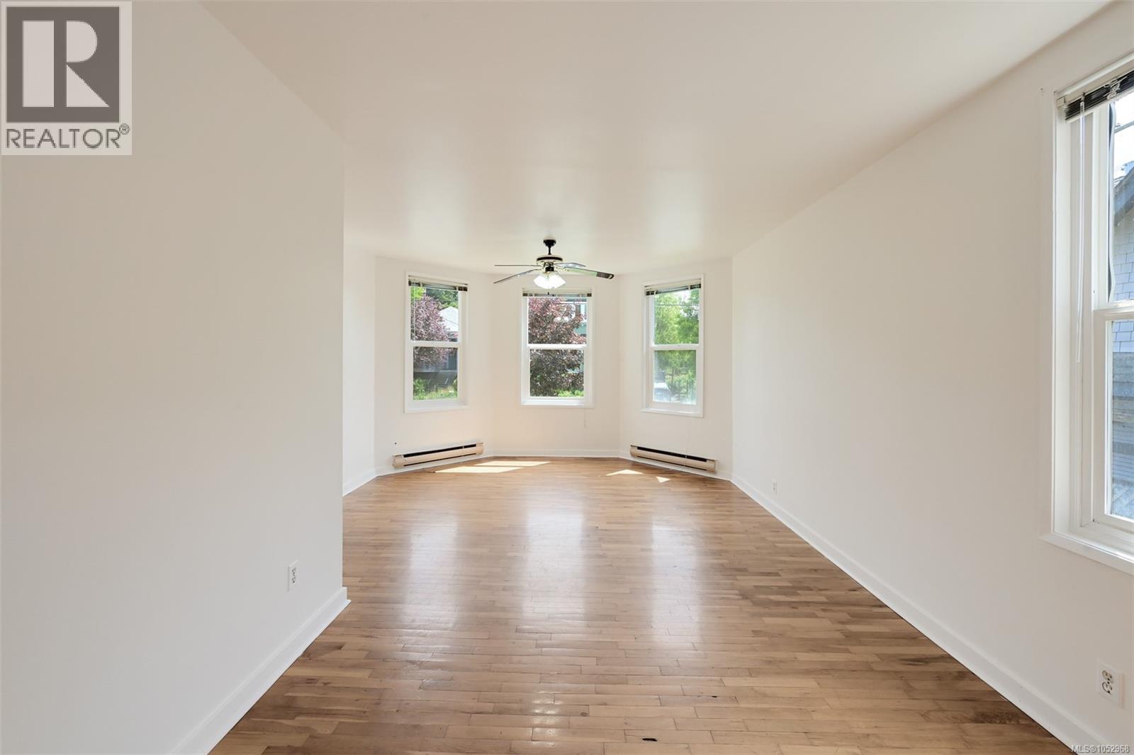 1620 Camosun St Property Photo 6