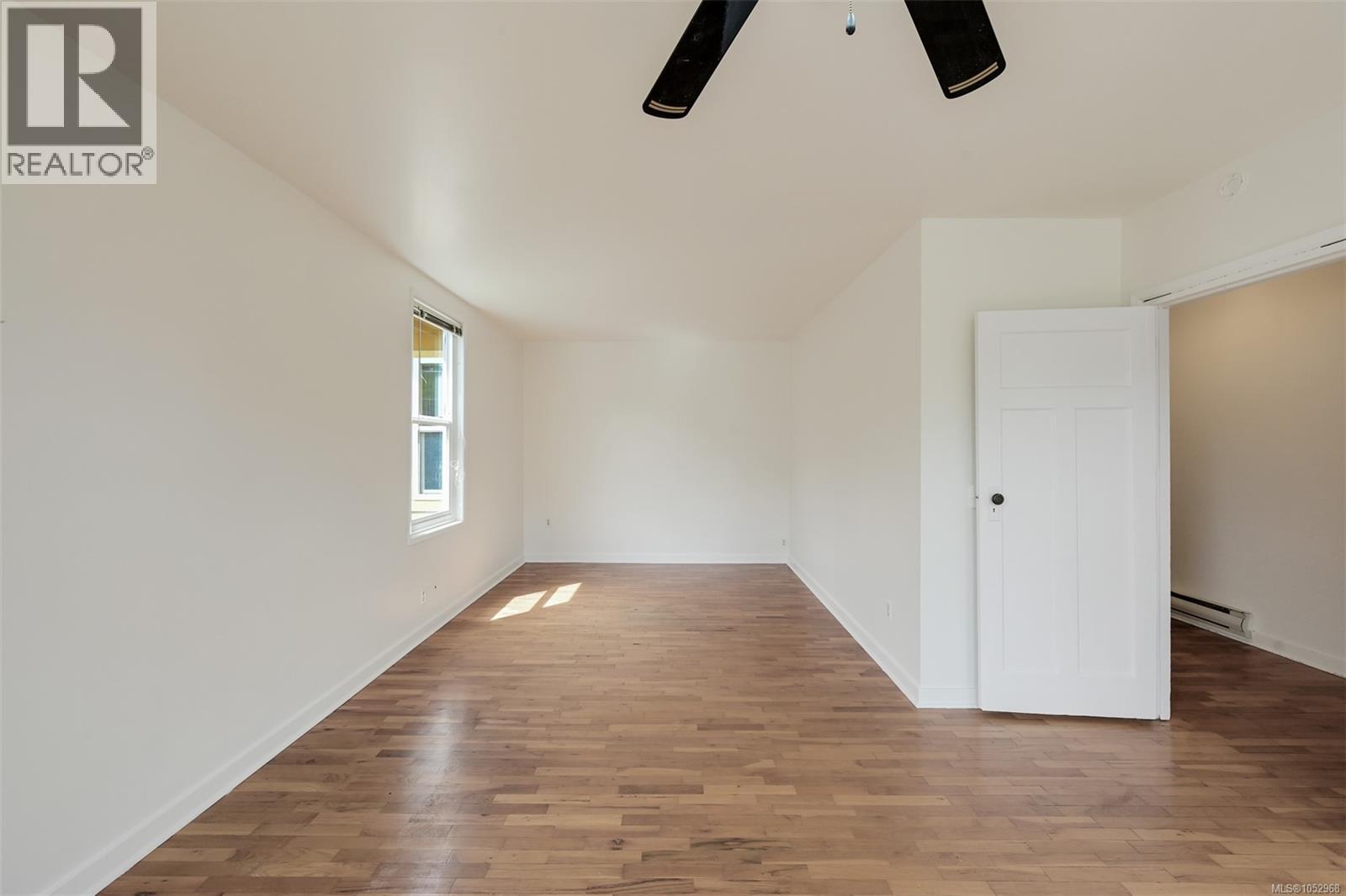1620 Camosun St Property Photo 8