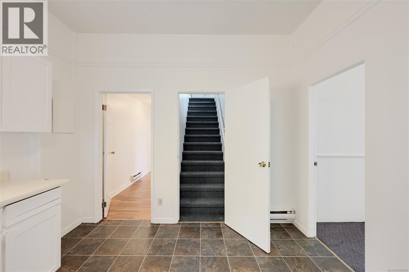 1620 Camosun St Property Photo 18