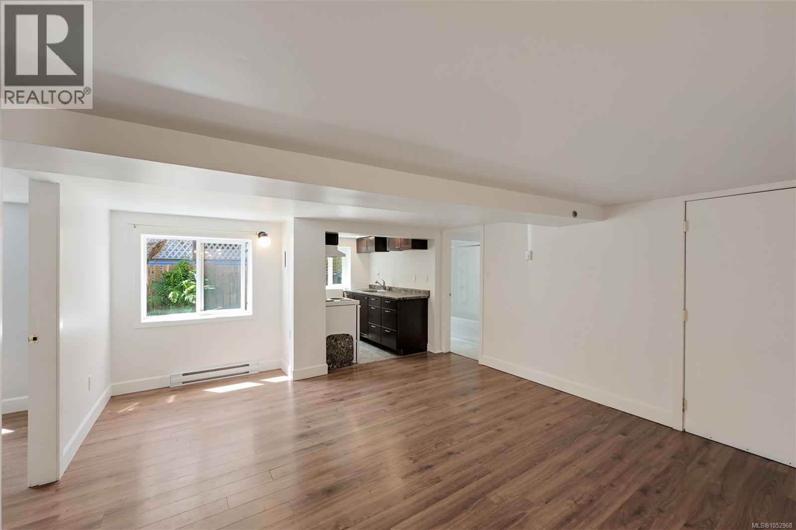 1620 Camosun St Property Photo 23