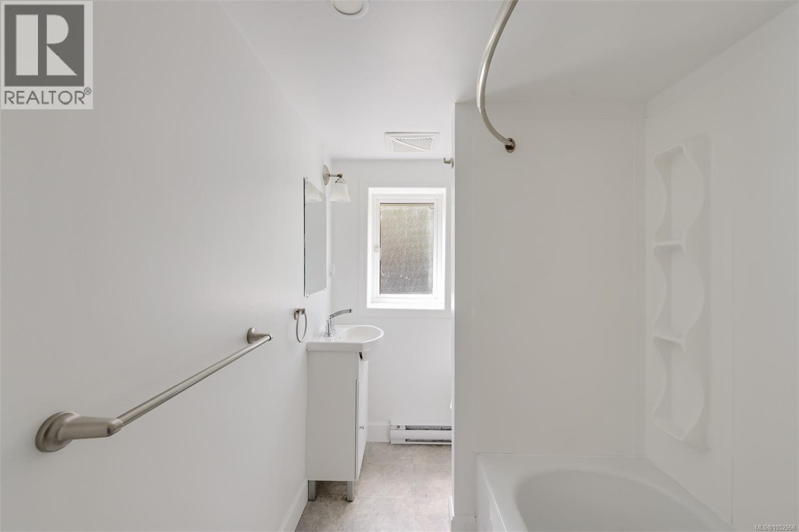 1620 Camosun St Property Photo 33