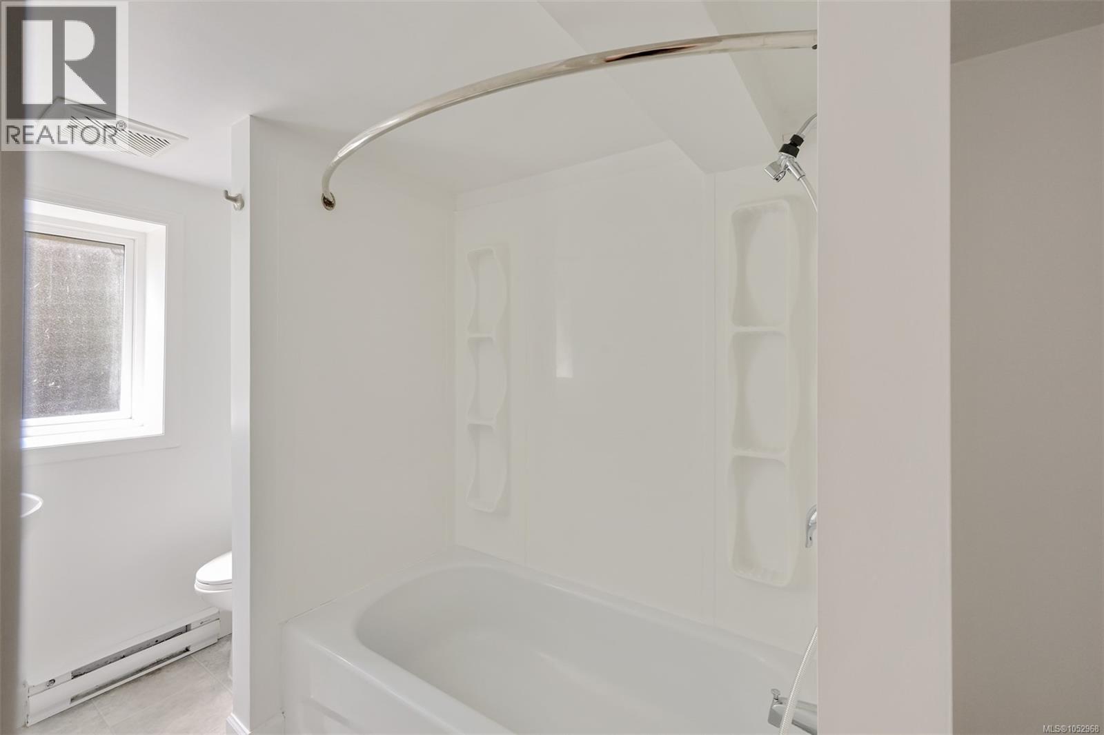 1620 Camosun St Property Photo 34