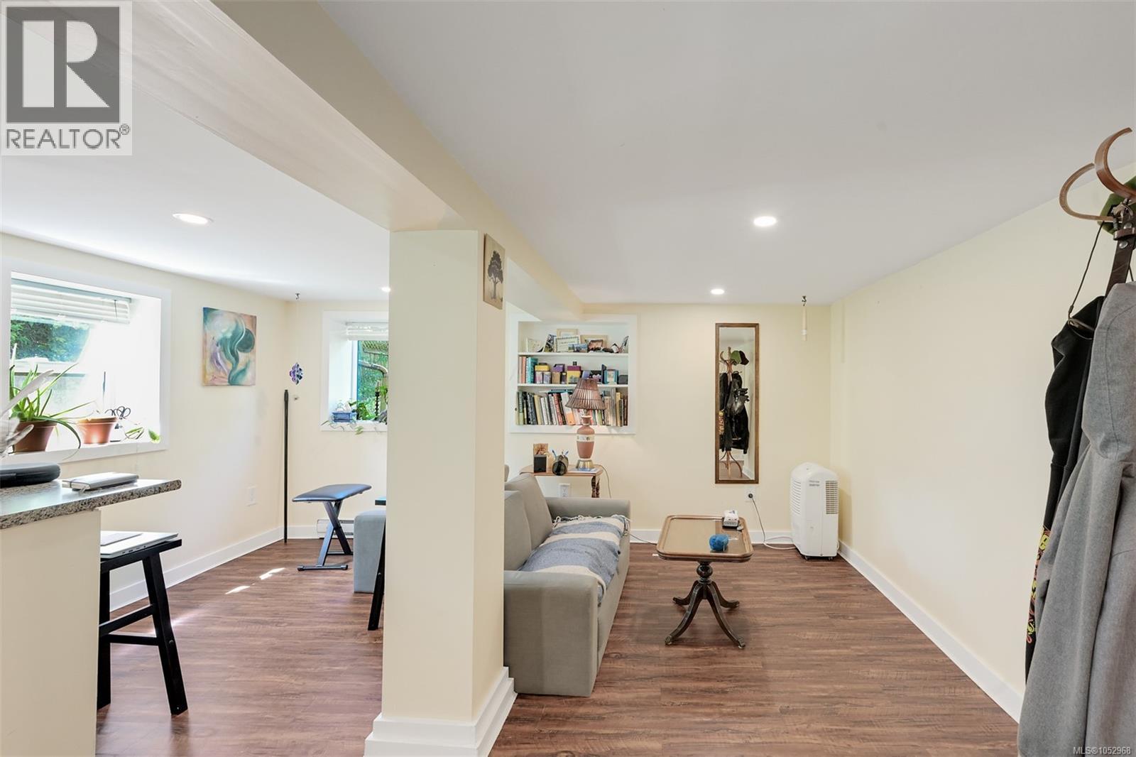 1620 Camosun St Property Photo 36