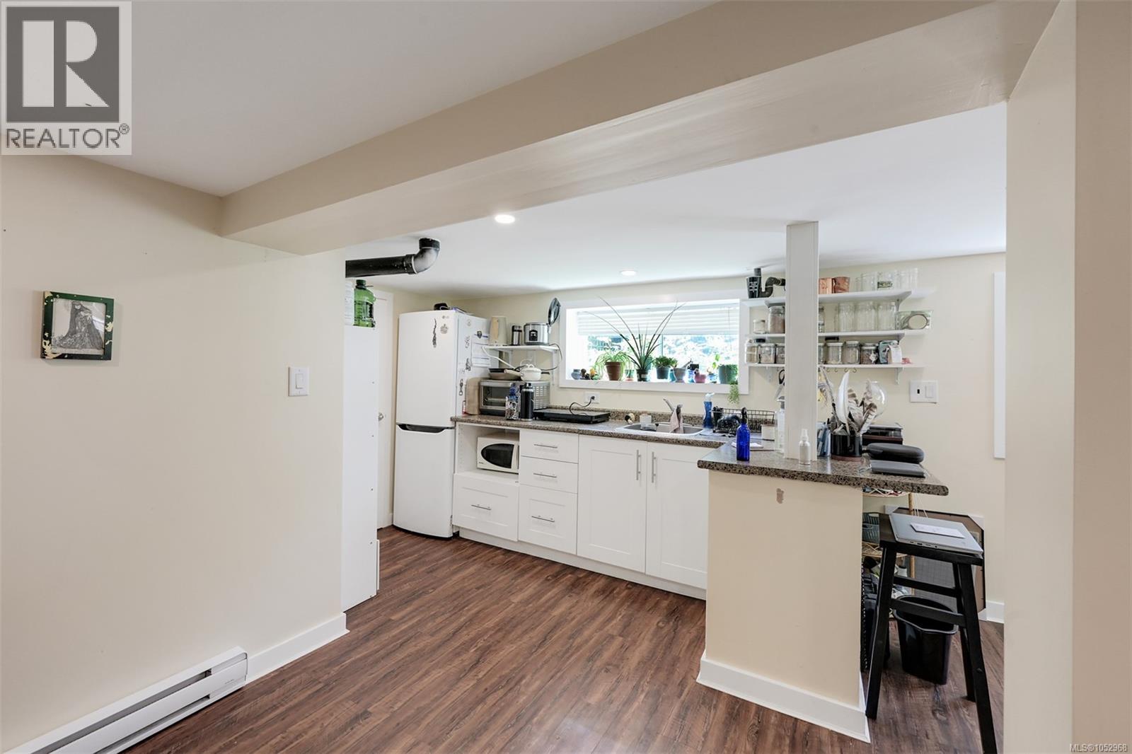 1620 Camosun St Property Photo 37
