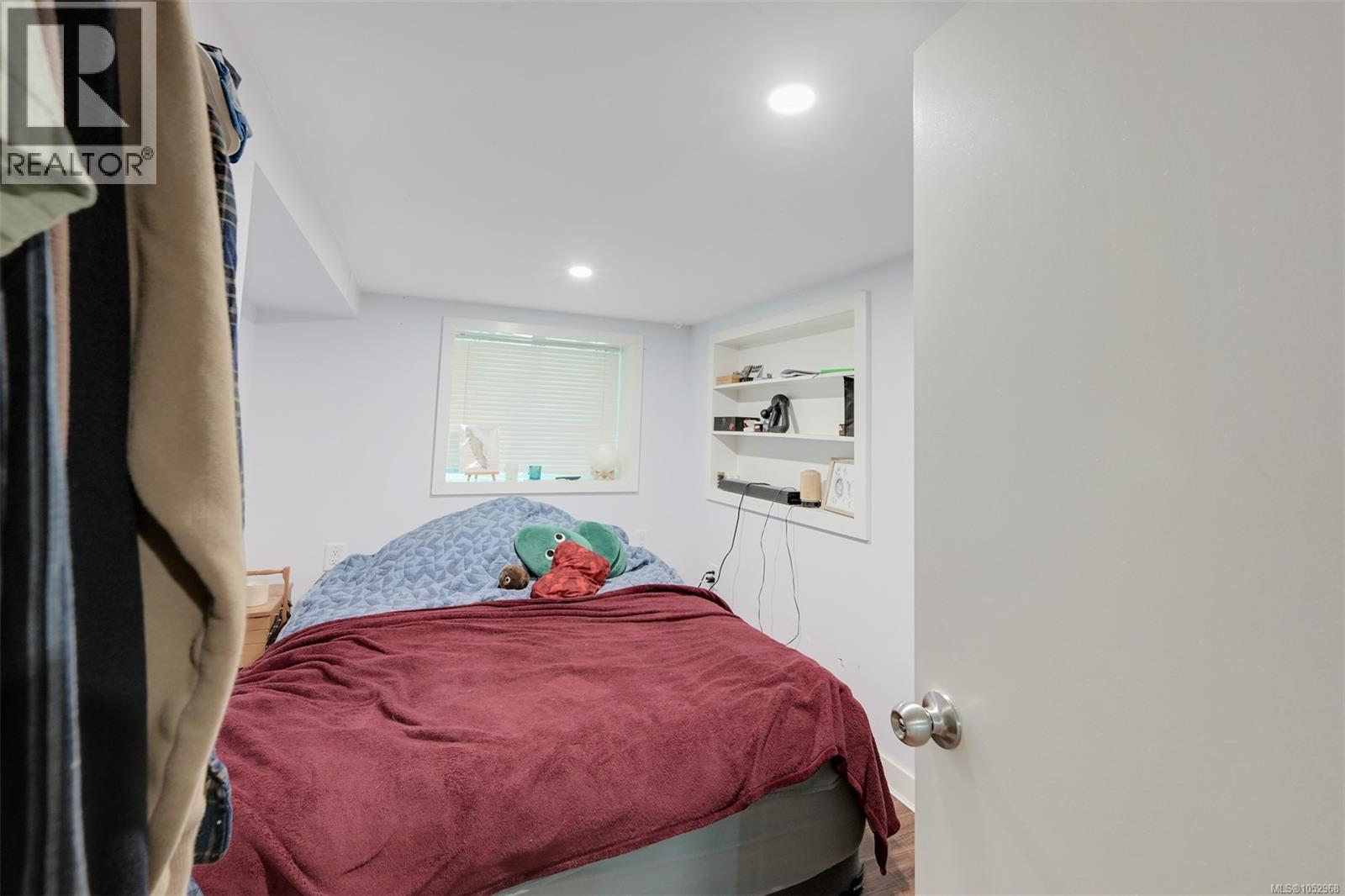1620 Camosun St Property Photo 42