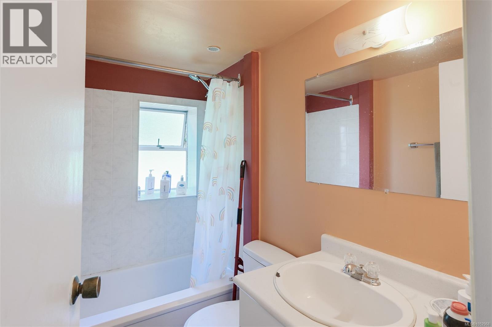1620 Camosun St Property Photo 46
