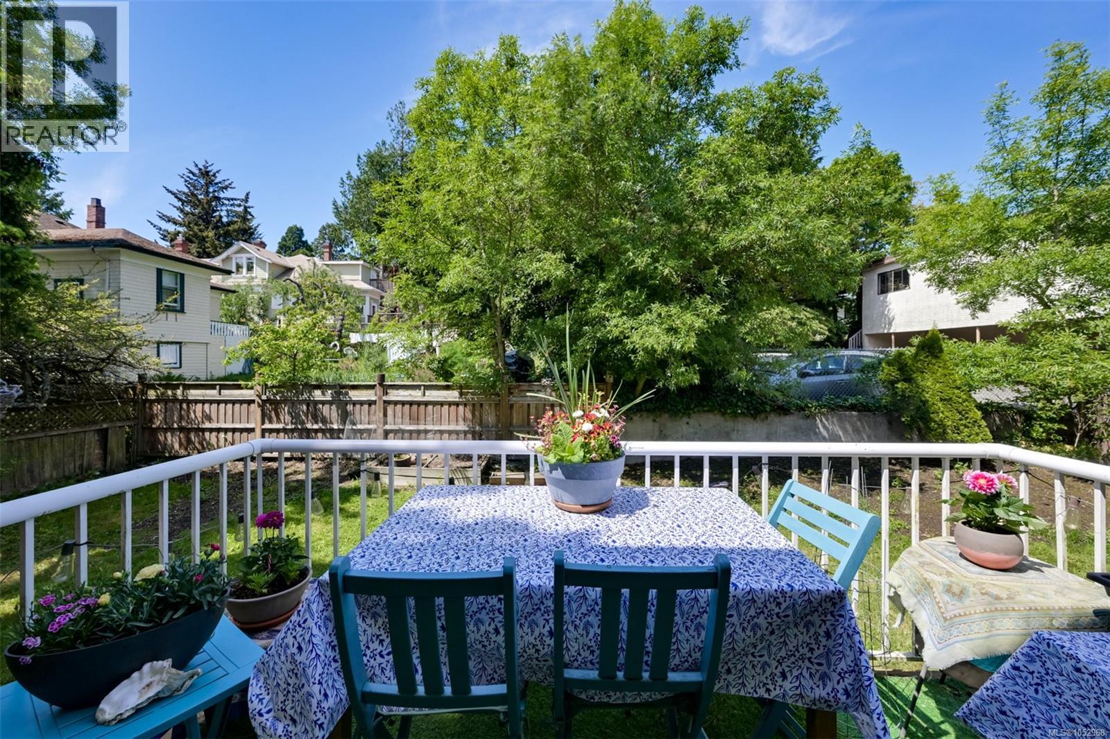 1620 Camosun St Property Photo 54