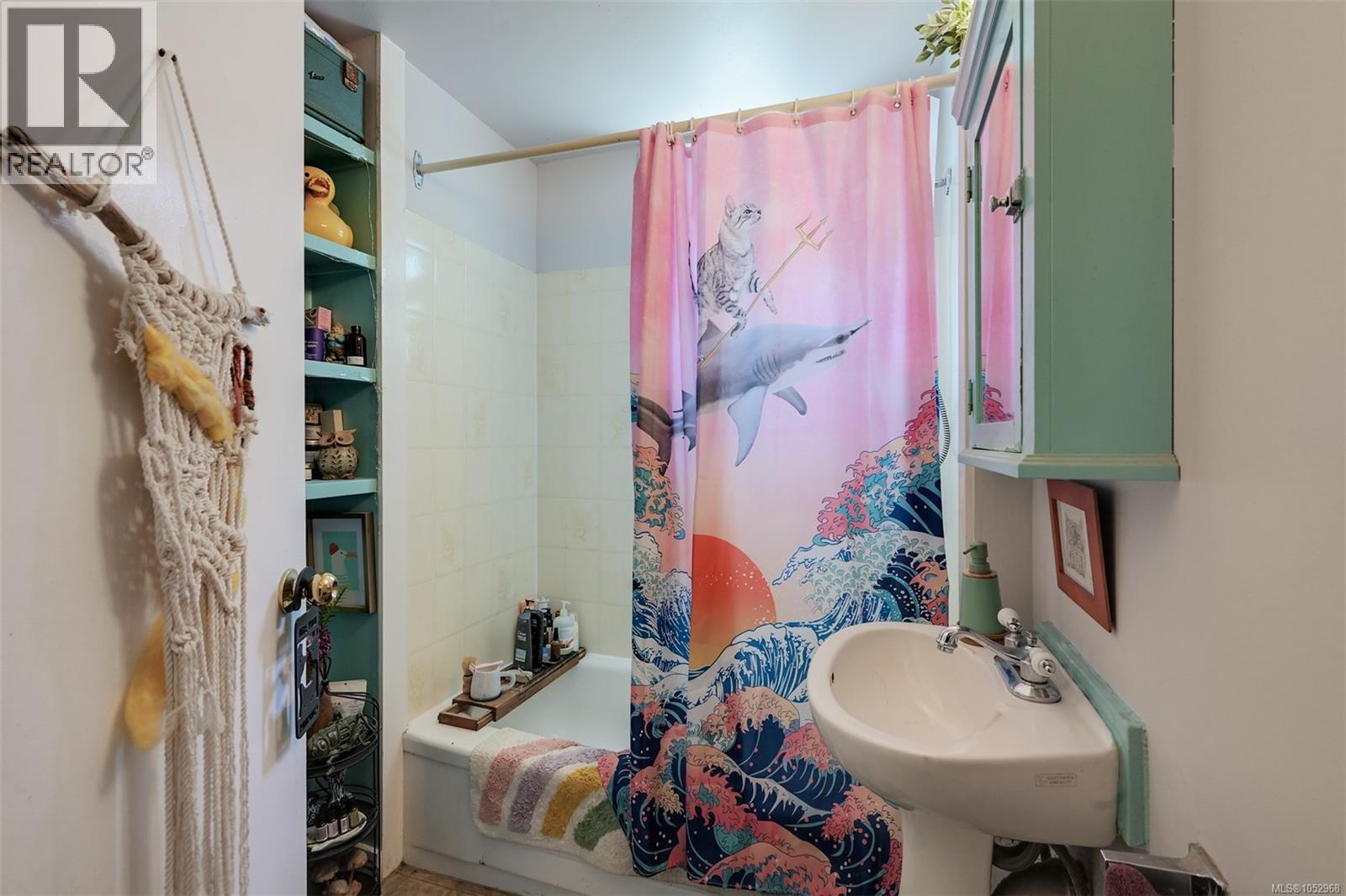 1620 Camosun St Property Photo 59