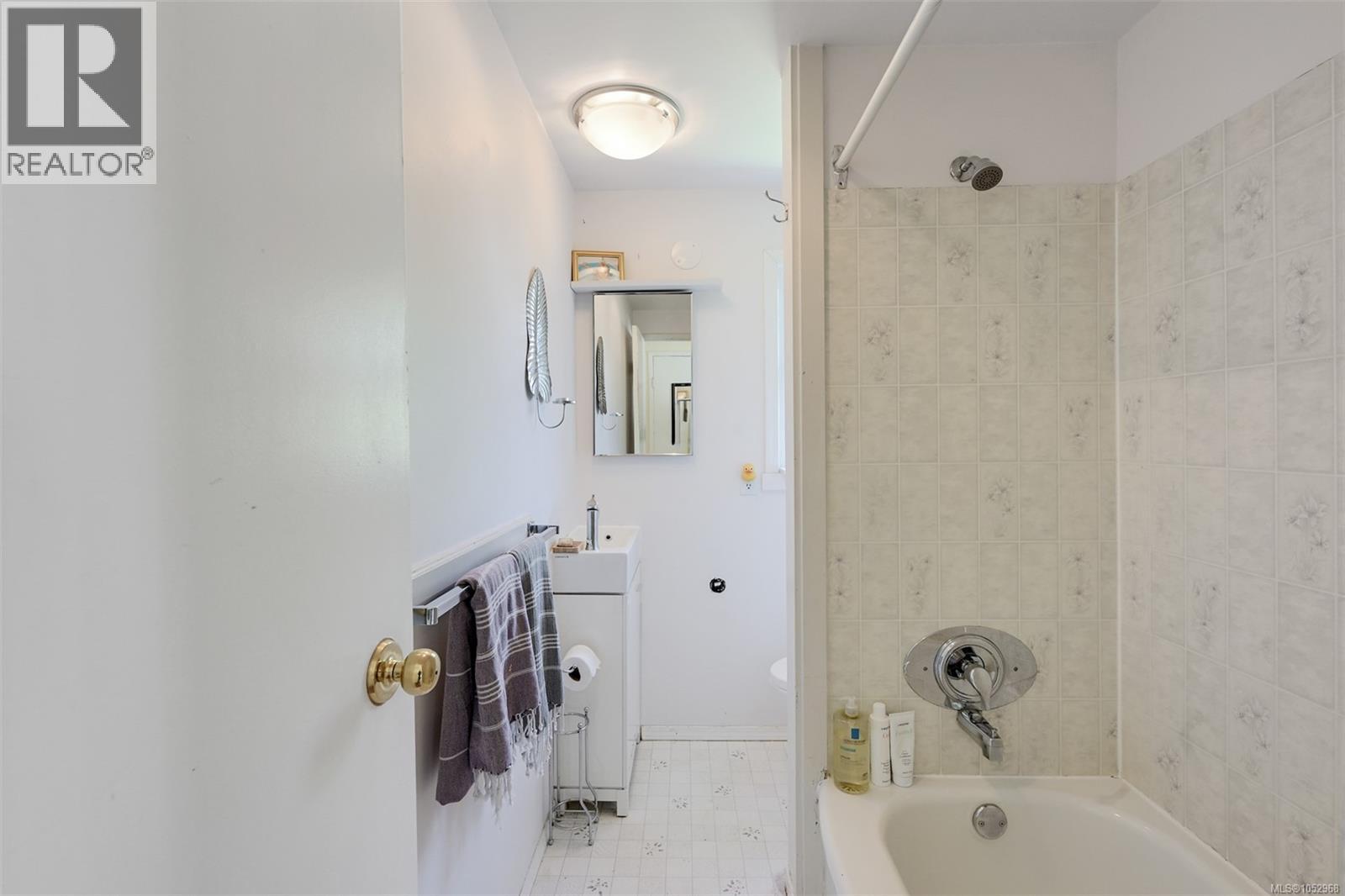 1620 Camosun St Property Photo 67
