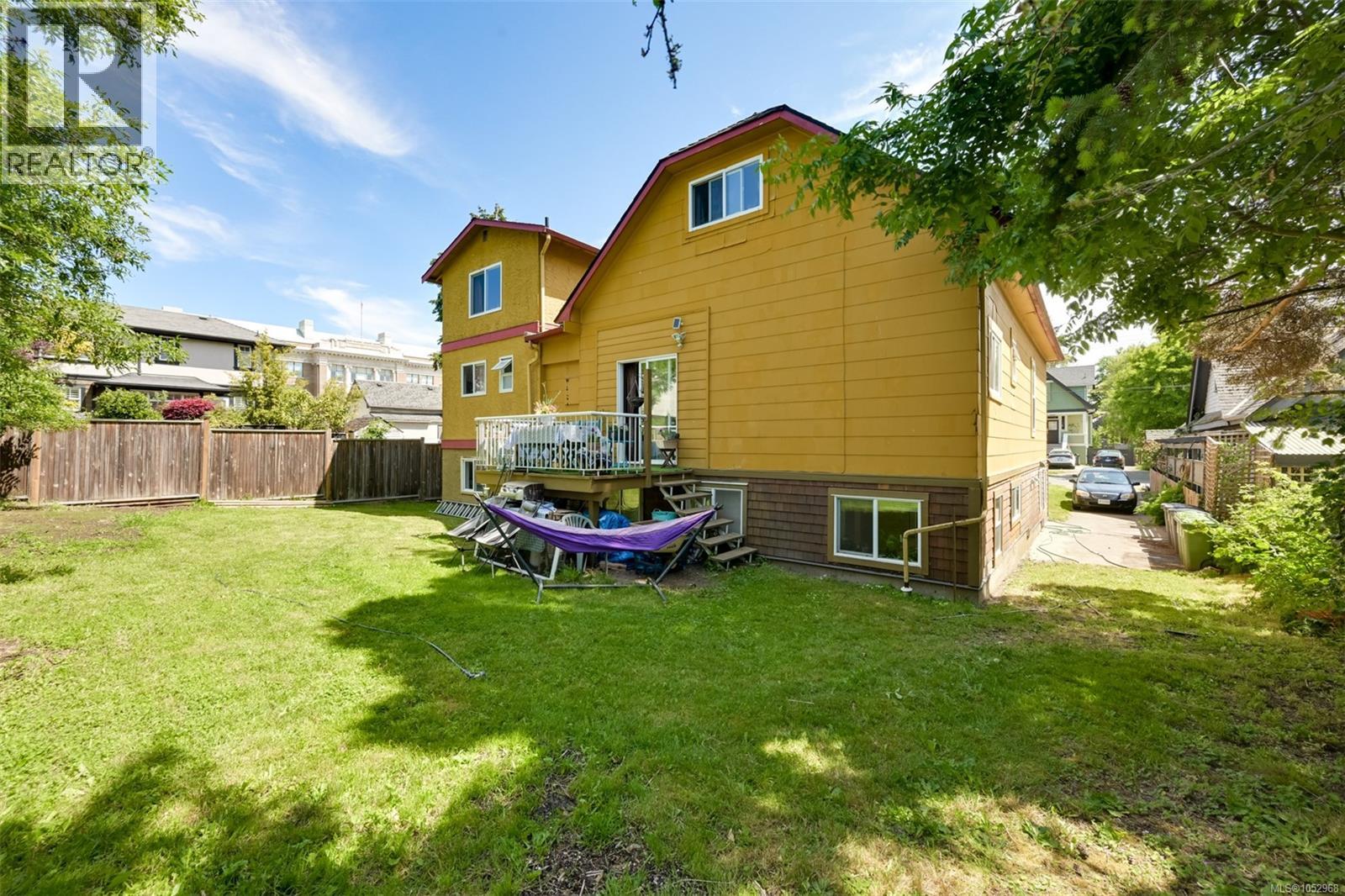 1620 Camosun St Property Photo 74