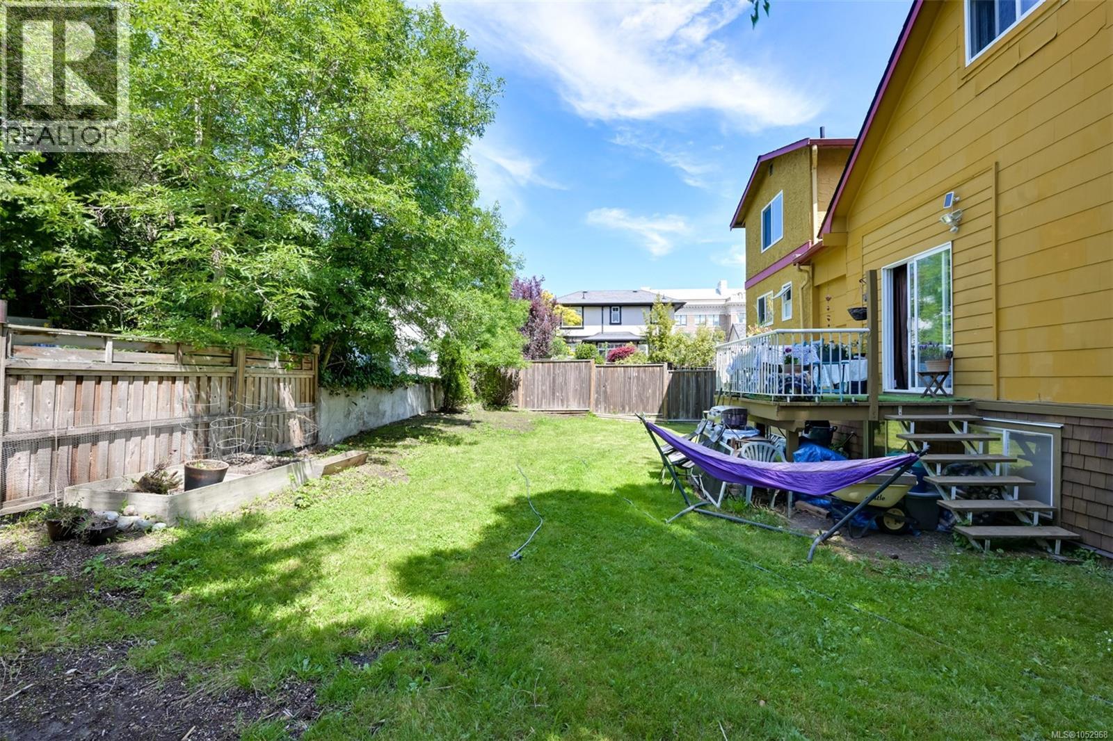 1620 Camosun St Property Photo 75