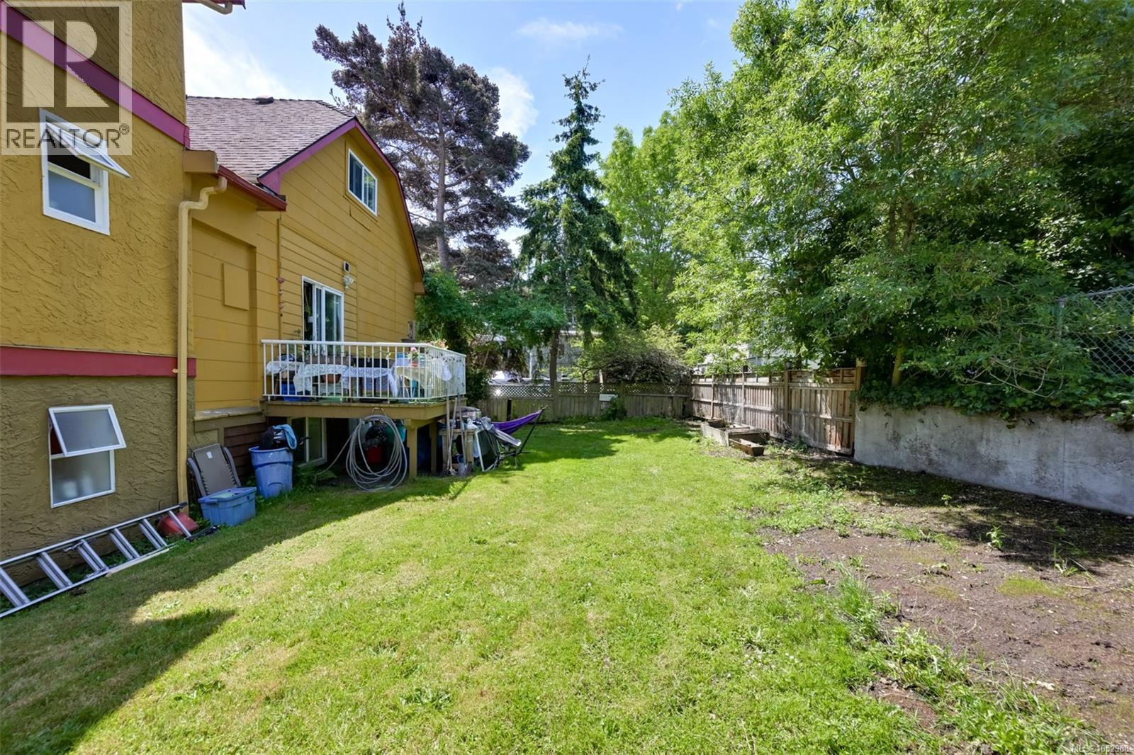 1620 Camosun St Property Photo 76