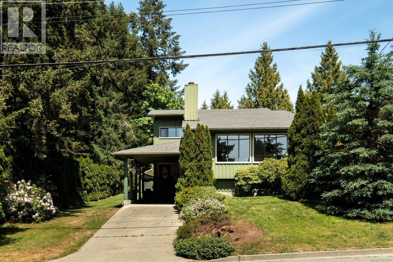 764 Mann Ave Property Photo 1
