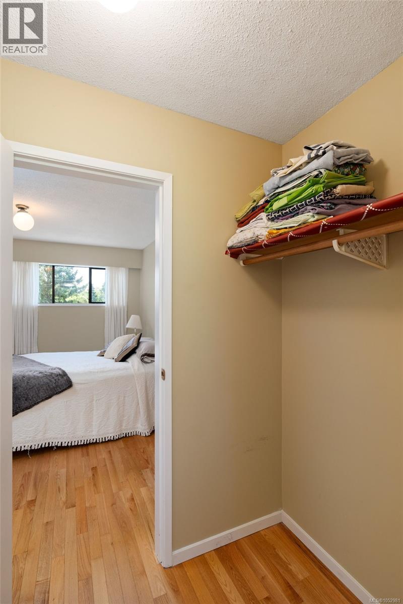 764 Mann Ave Property Photo 19