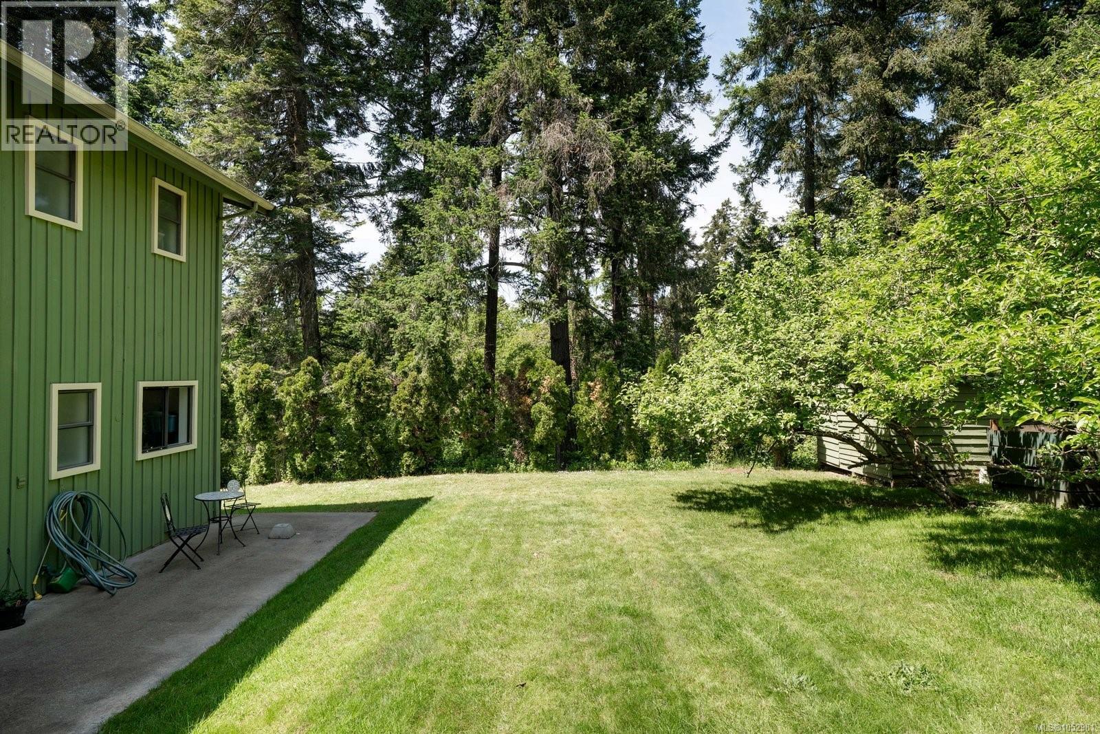764 Mann Ave Property Photo 28