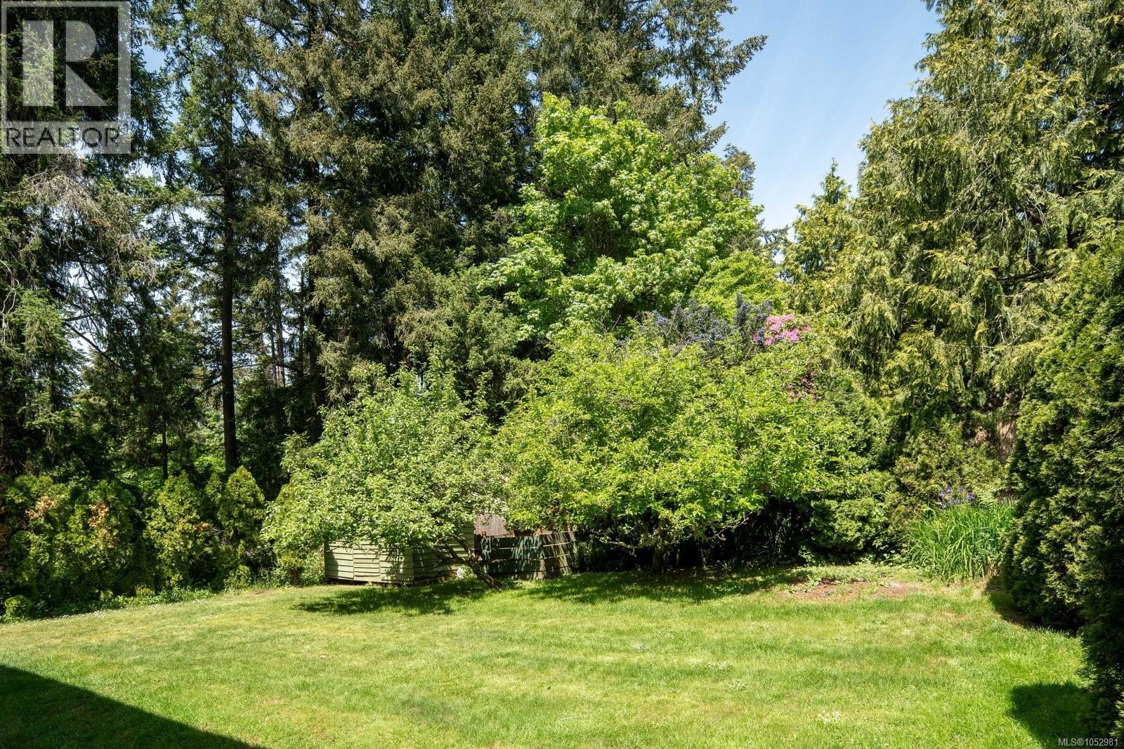 764 Mann Ave Property Photo 31