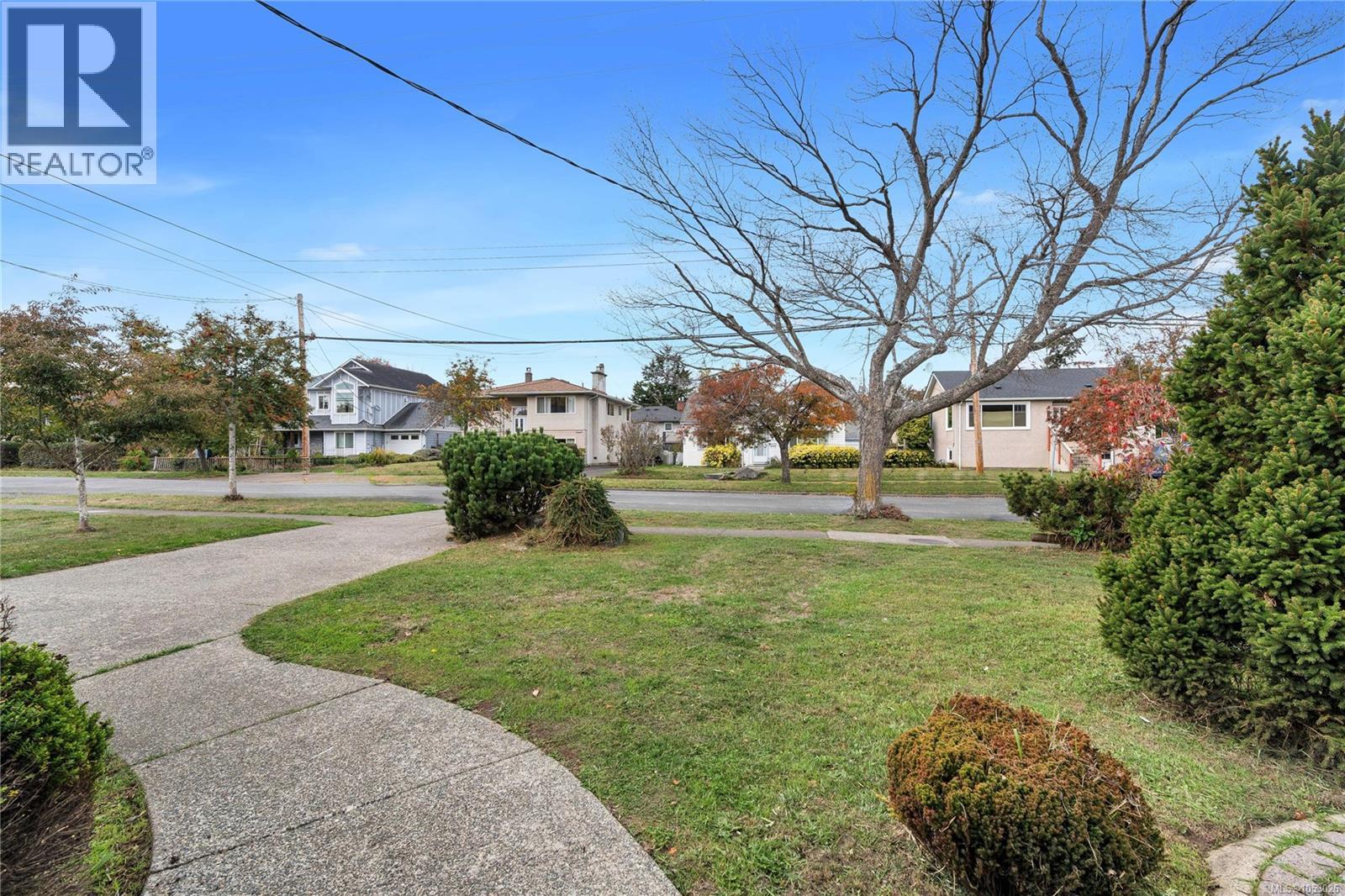 2837 Scott St Property Photo 5